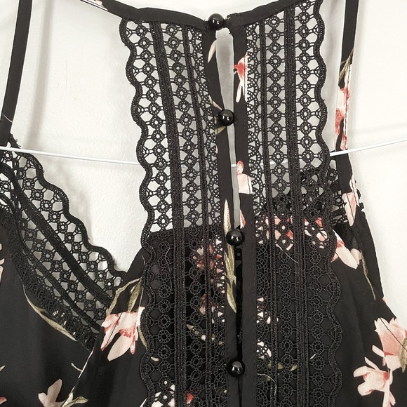 Paper Crane Pink Floral Tank Top - Picture 5 of 7